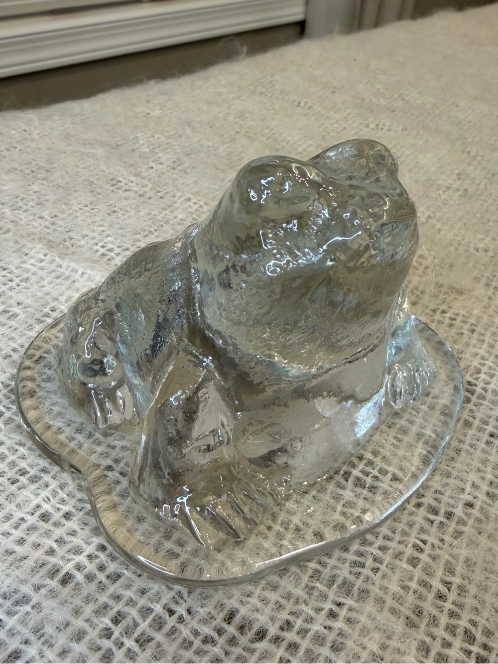 Viking Glass clear glass frog, hand made/ vintage, EUC /paperweight/ art glass